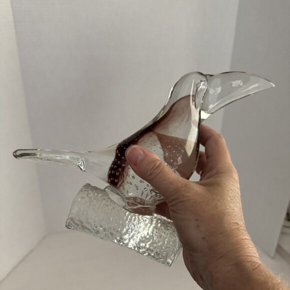 Toucan On Branch Art Glass With Controlled Bubbles And Red Swirls - Picture 8 of 10